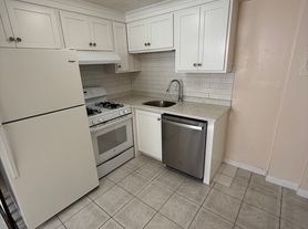 362 Centre St