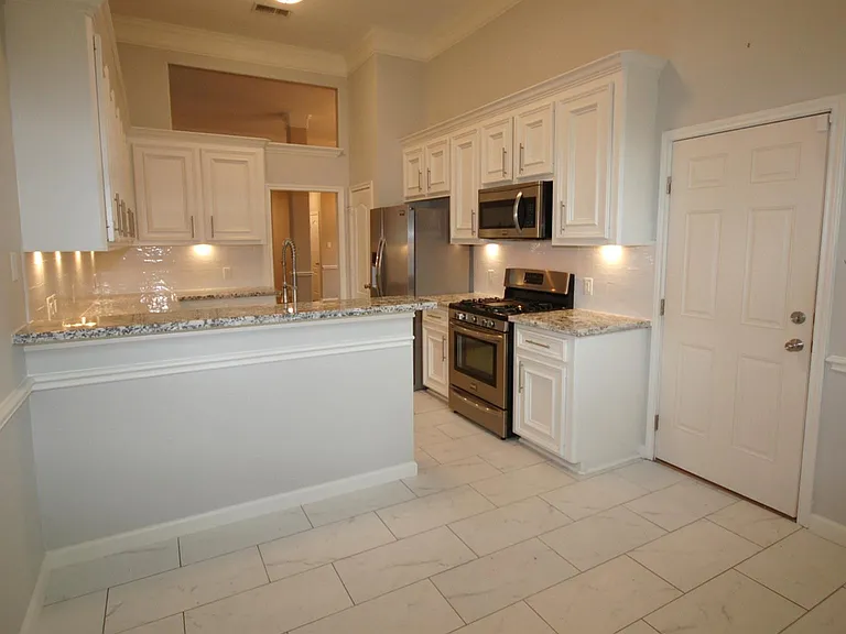 21818 Windsor Castle Dr — Photo 5