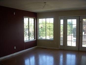 2nd image of 4042 Meadows Ln