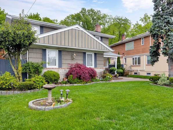 56-57 East Hampton Boulevard image 1 of 38