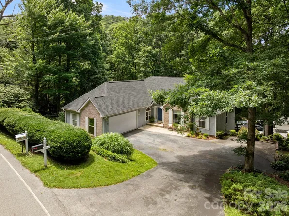701 Salisbury Rd, Hendersonville, NC 28792