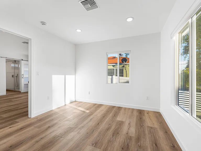 3113 Prospect Ave — Photo 12
