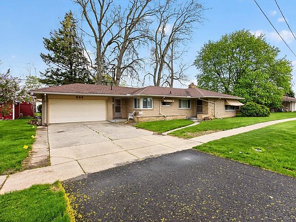2nd image of 636 Rustic Dr