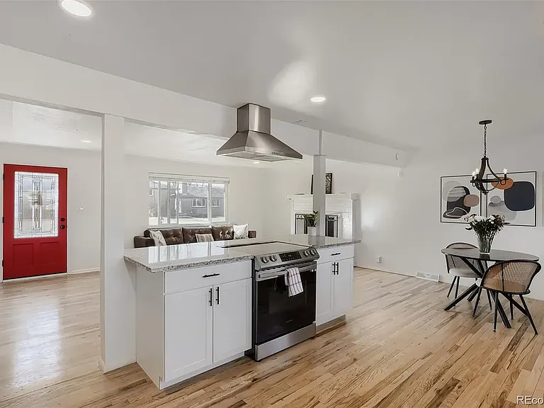 10 Teller St — Photo 5