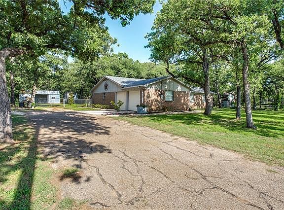 3rd image of 2213 Dudley Ln