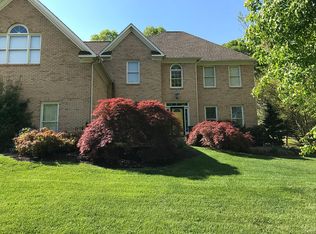 19 Riverside Dr, Oak Ridge, TN 37830