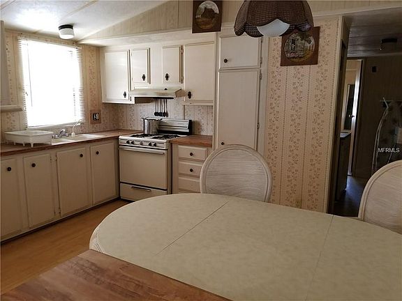 4th image of 27743 Jean Ave