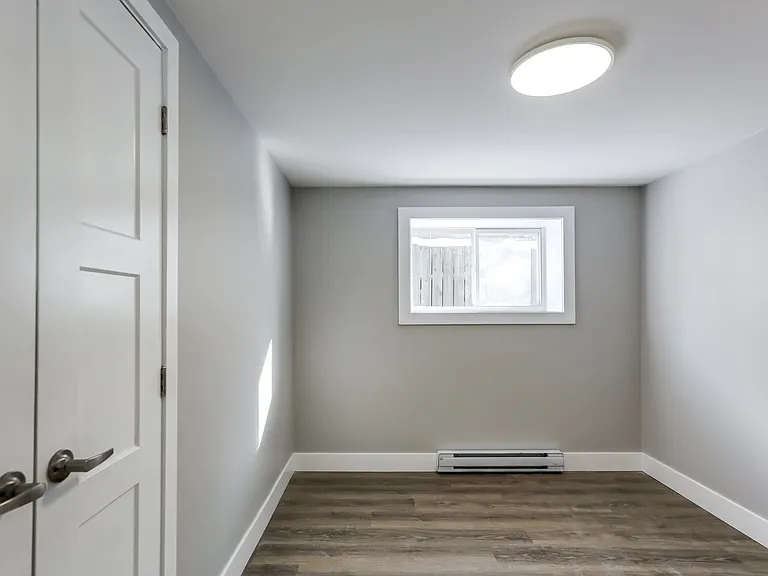 493 Gill St #BASEMENT — Photo 10