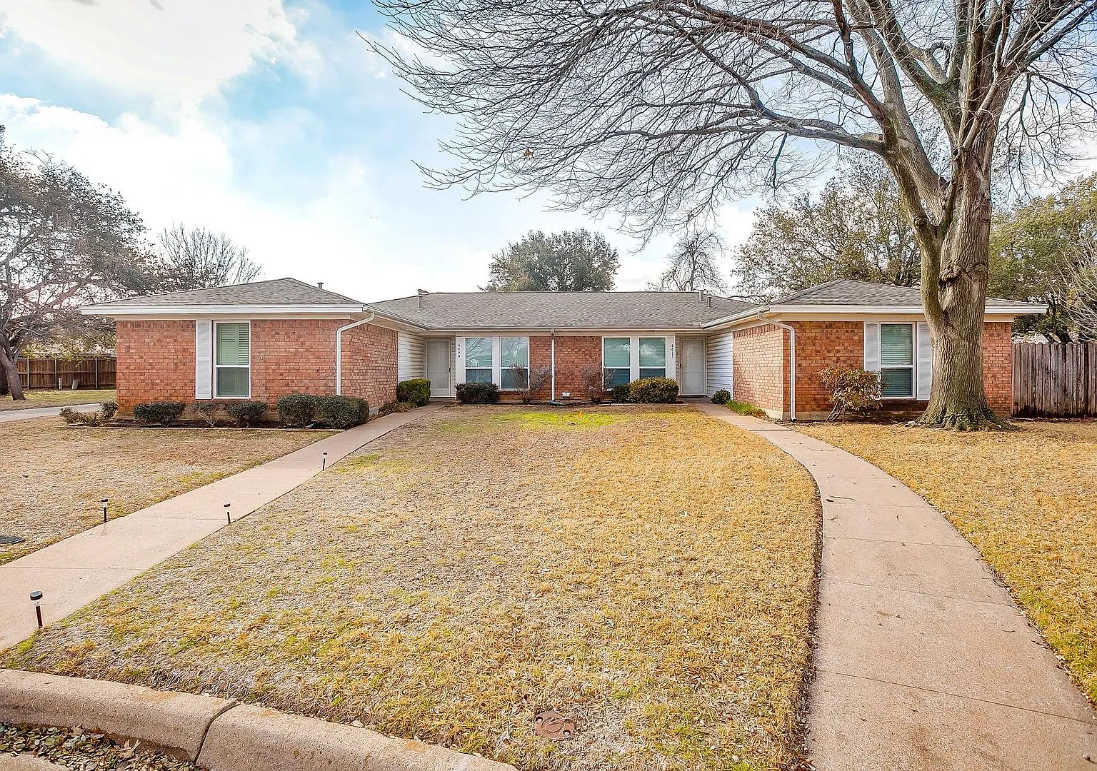 Nice One Side of Duplex on Cul De Sac on Altamesa Blvd- Fort Worth- 3 Bed, 2 Bath Home- 76133 — Photo 2