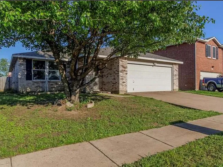 Quarter Horse Ln — Photo 4