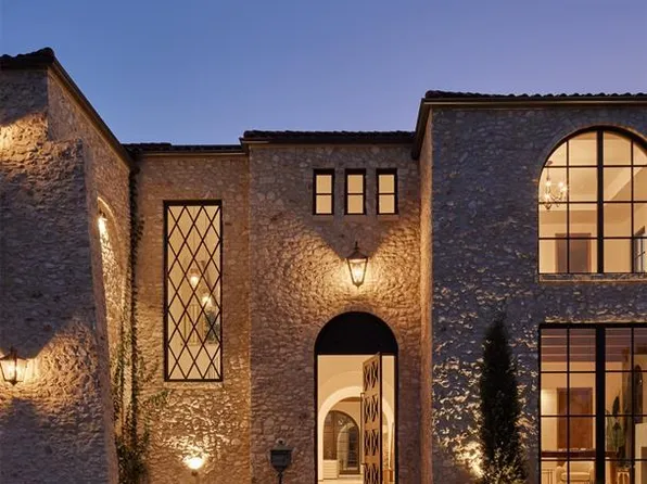 7005 Trenton Rd, Nichols Hills, OK 73116