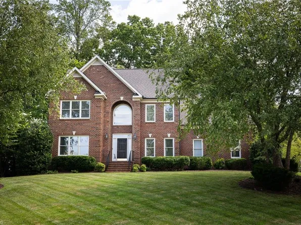 3004 Lodge Dr, Jamestown, NC 27282