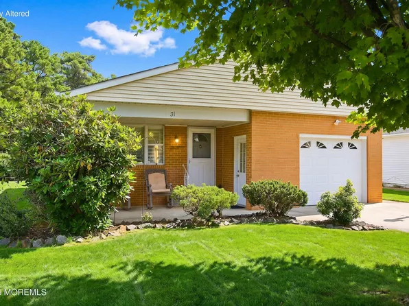 31 Redhook Bay Drive, Toms River, NJ 08757