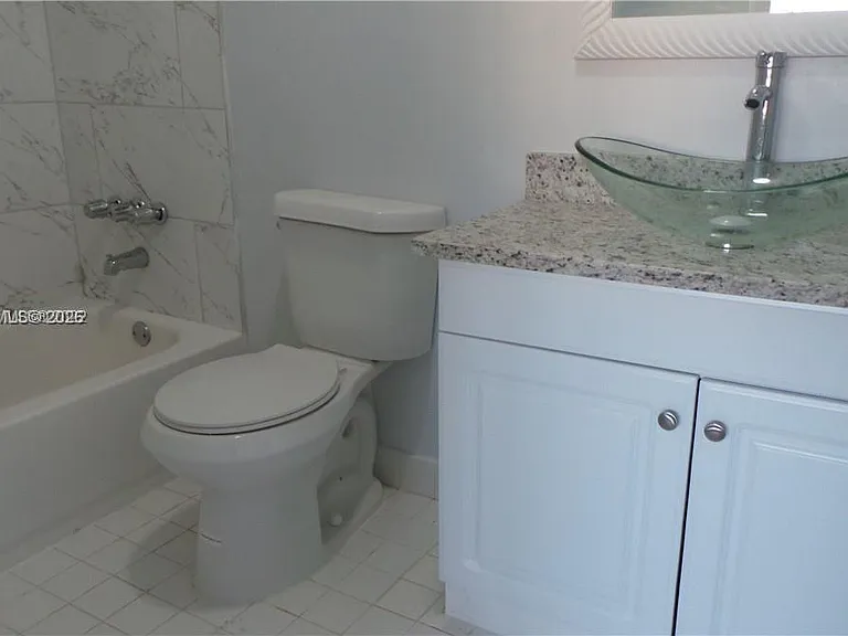 5031 W Oakland Park Blvd #103 — Photo 16