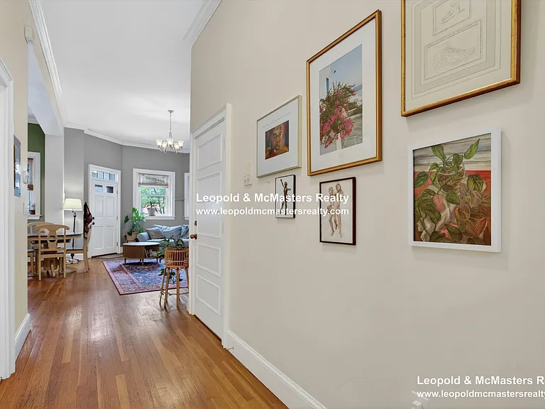9 Regent Cir #1 — Photo 4