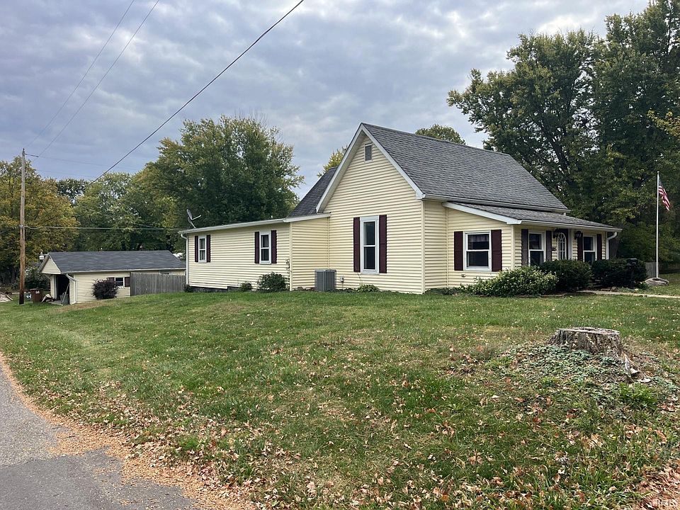 1015 N College St, Veedersburg, IN 47987 Zillow