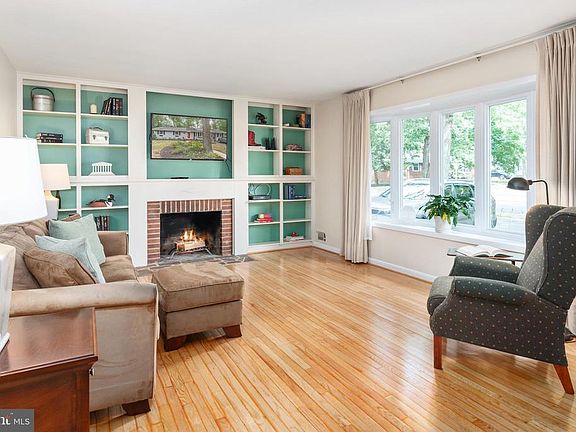 4th image of 803 Teakwood Dr