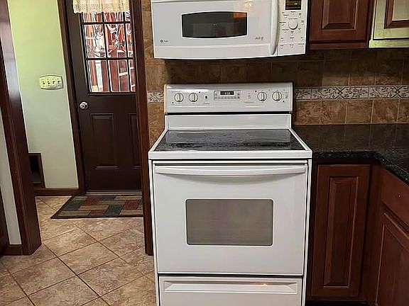 5th image of 2645 W White Lake Dr