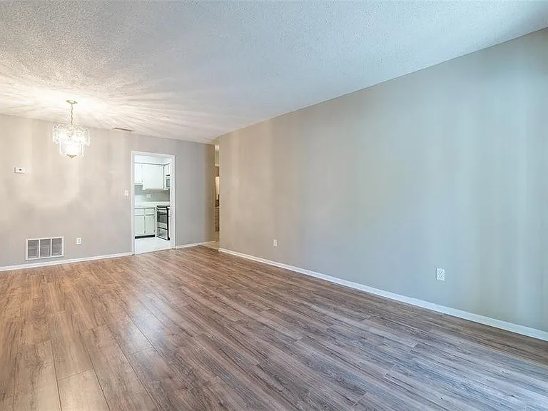 7523 Dolonita Dr — Photo 4