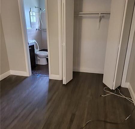 5th image of 912 NE 12th Ave #1