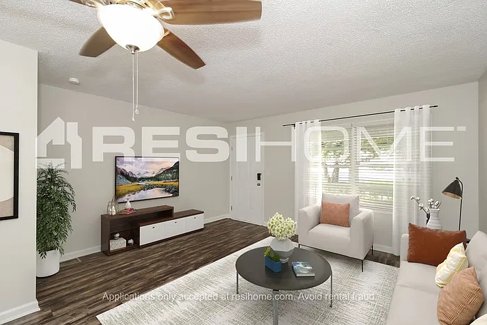129 Gregory Ct — Photo 6
