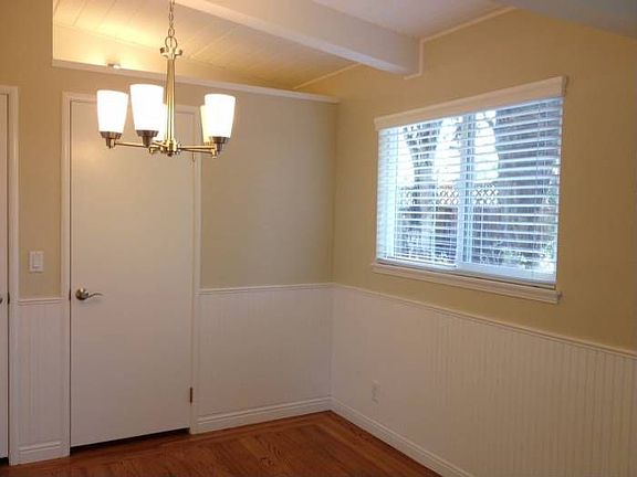 Dining Rm w/ Hardwood Flr