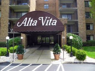 3 Alta Vita Dr, Greensburg, PA 15601