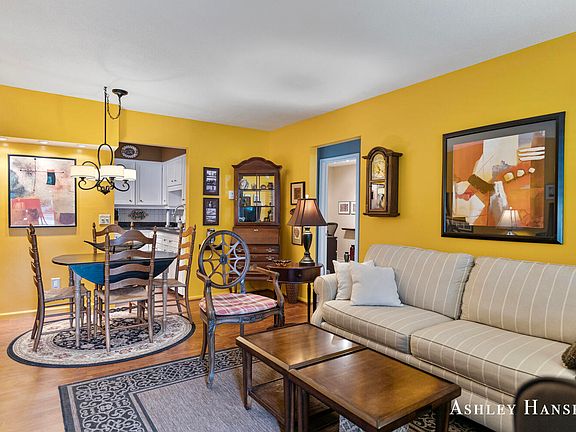 4th image of 876 Belfield St SW #11