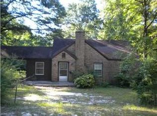 203 Honeysuckle Ln, Walterboro, SC 29488