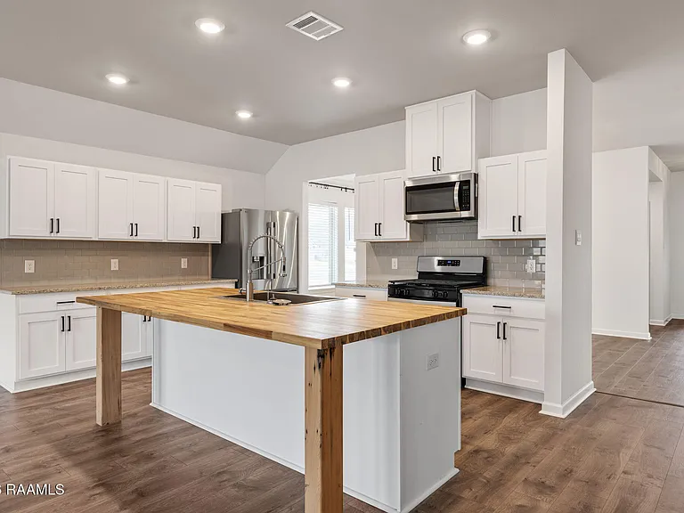619 Griffiths Ct — Photo 7