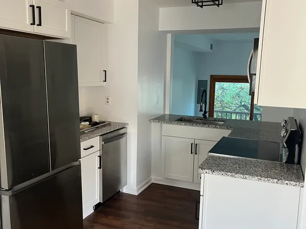 674 Carriage Cir, Pittsburgh, PA 15205