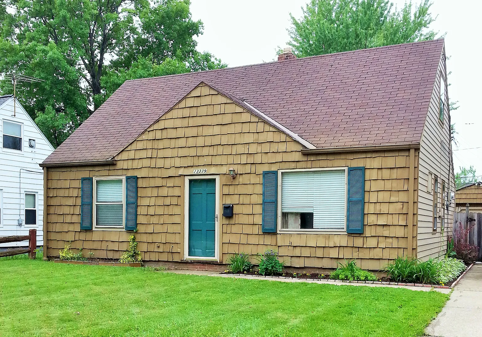 23339 Williams Ave photo 1