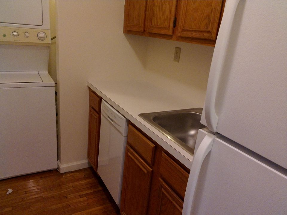 1st image of 418 17th St APT 2C