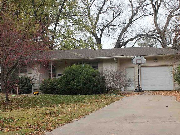 2nd image of 2309 Rosewood Ave