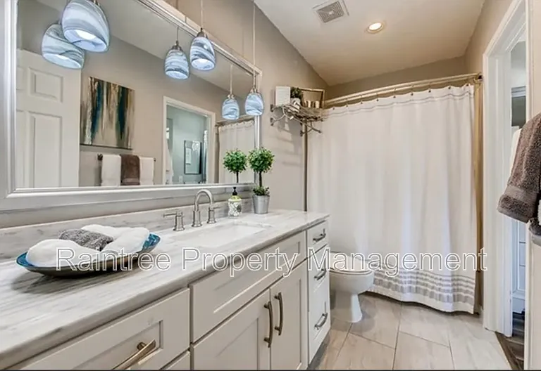 671 Ascot Dr — Photo 16