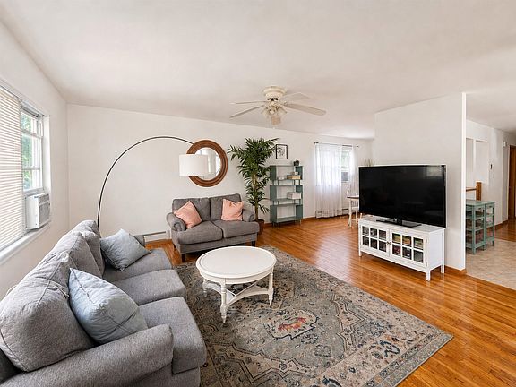 2nd image of 485 Manila Ave #3