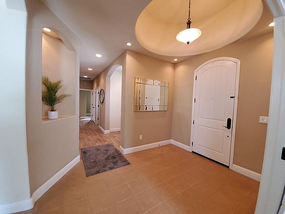 4th image of 211 Catamaran Ct