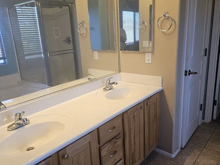 44304 W Vineyard St — Photo 9