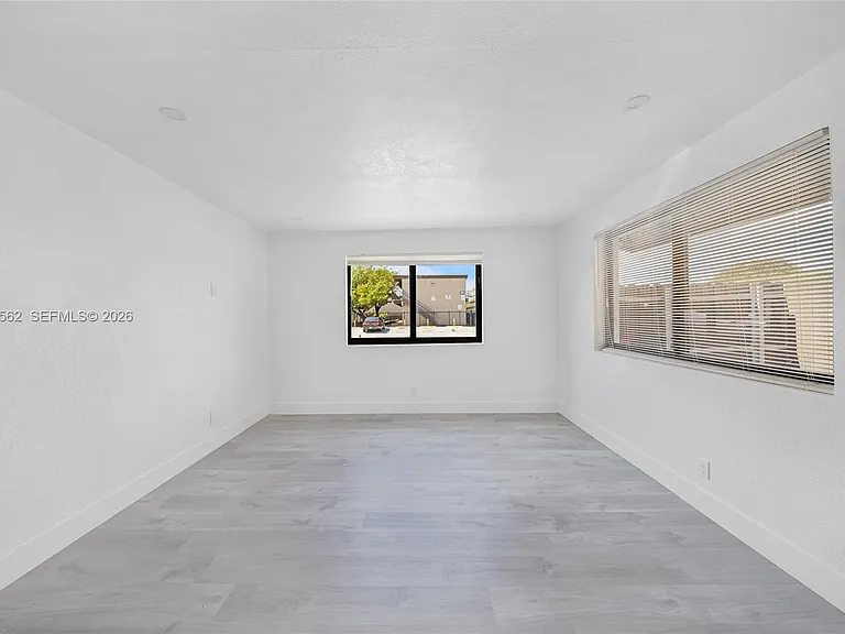 920 NW 8th Ave #3 — Photo 14