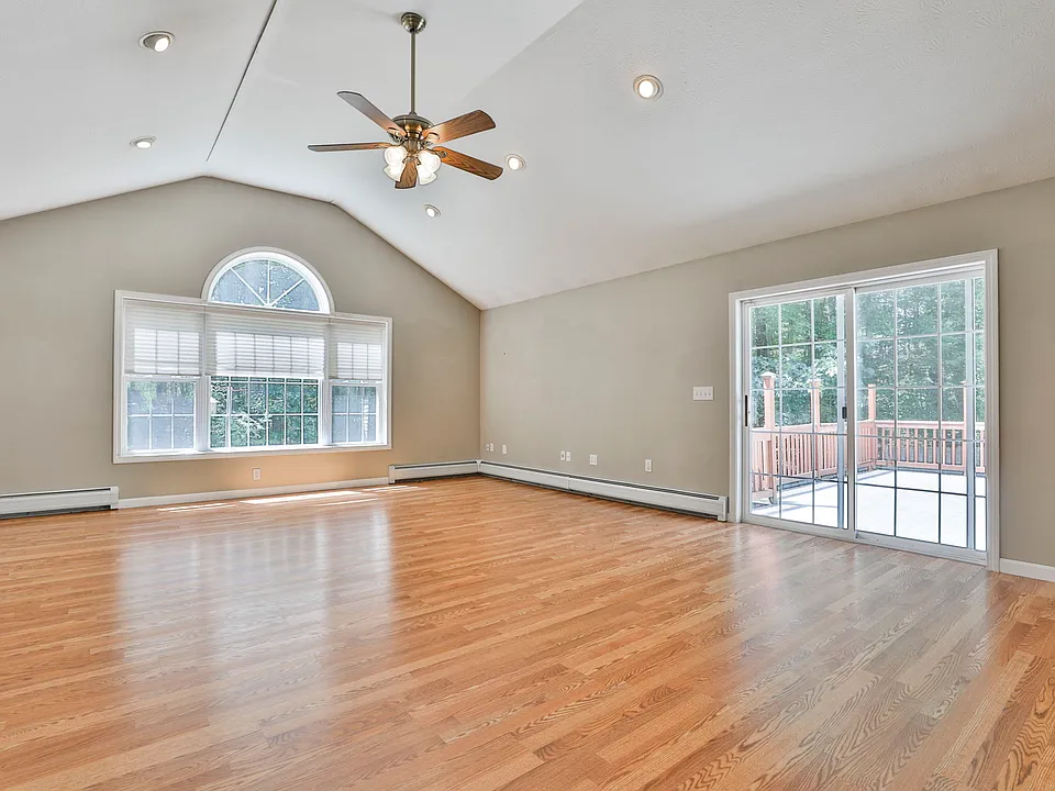 76 Groton Rd