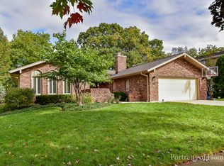 1120 39th St, Downers Grove, IL 60515