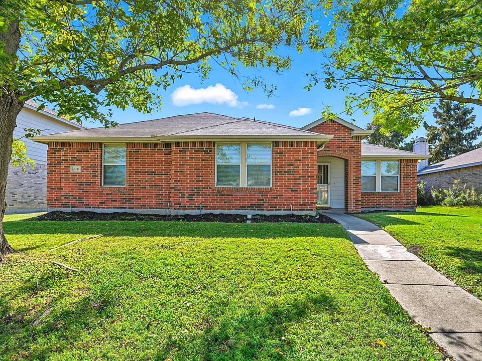 2932 Reata Dr