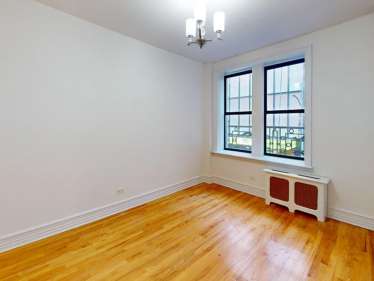 245 W 51st St #603 — Photo 7