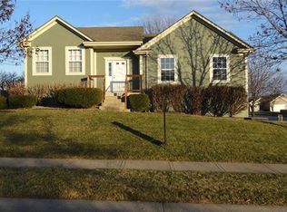 2300 NE Summerfield Dr, Blue Springs, MO 64029