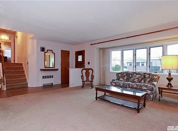 4th image of 68 Hill Dr