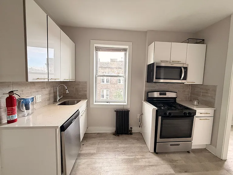 303 58th St #15E — Photo 4