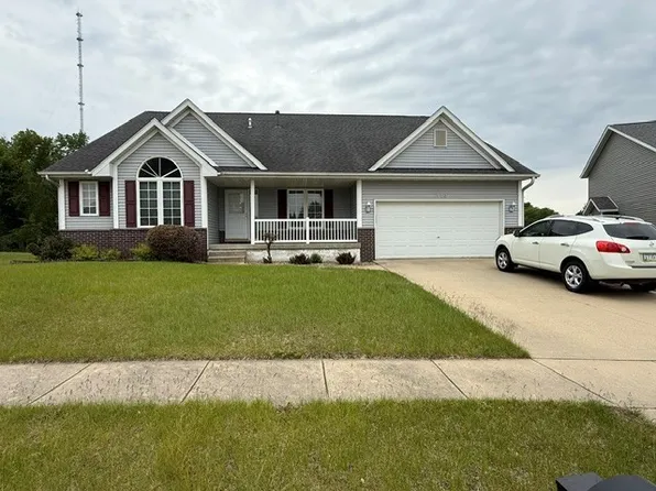 1000 White Ivy Pl NE, Cedar Rapids, IA 52402