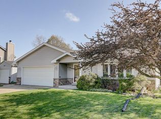 7324 W Imperial Dr, Franklin, WI 53132