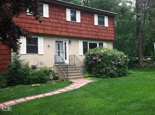 6 Clark Rd, New Fairfield, CT 06812