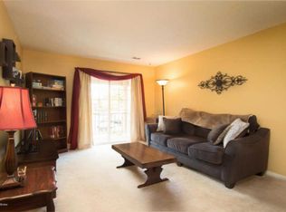 620 Logsdon Ct, Douglass Hills, KY 40243